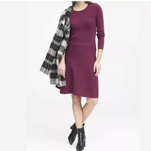 NWOT Banana Republic long Sleeve Tipped Sweater Button Shoulder Burgundy Dress